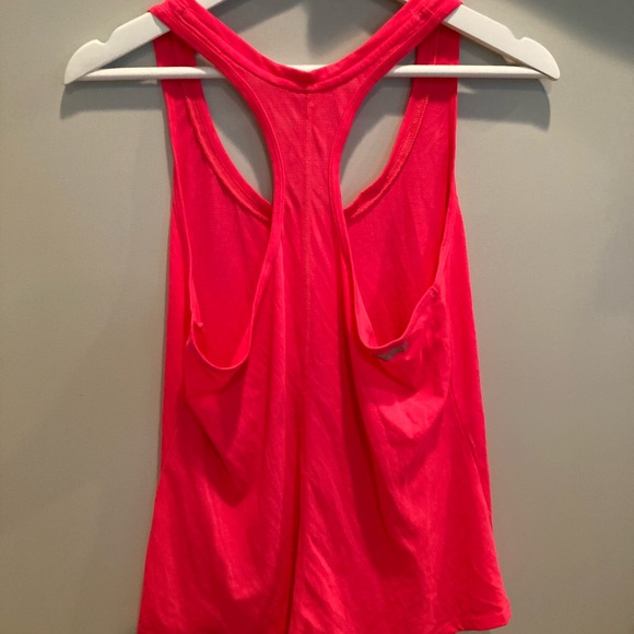 Under Armour Heat Gear Tank - Picture 2 of 4